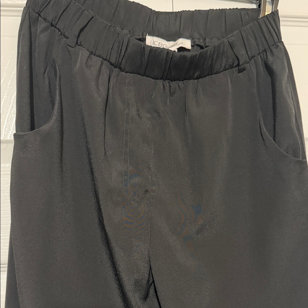 BCBGMaxAzria Black Pull-On Satin-Look Pants